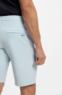 Slim-Fit Shorts aus wasserabweisendem Stretch-Gewebe