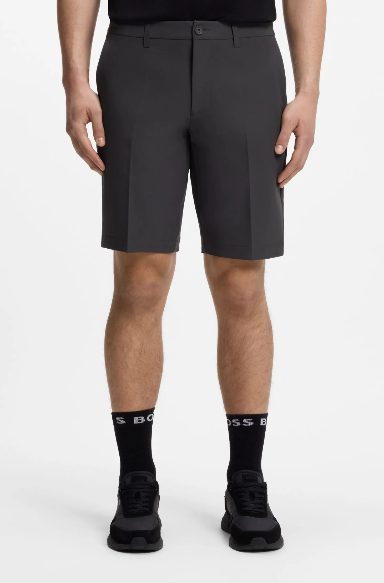 Slim-Fit Shorts aus wasserabweisendem Stretch-Gewebe