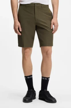 Slim-Fit Shorts aus wasserabweisendem Stretch-Gewebe