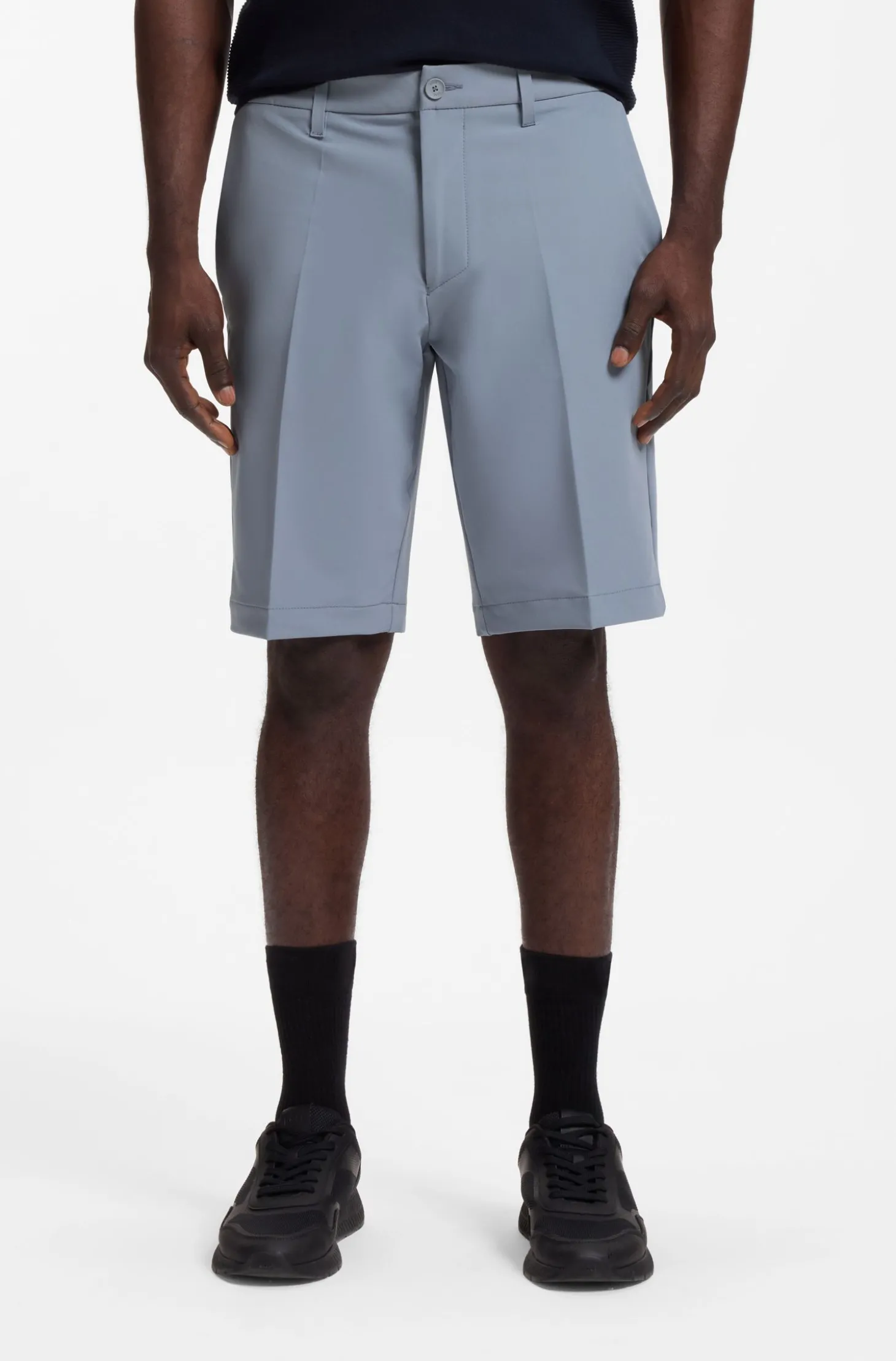 Slim-Fit Shorts aus wasserabweisendem Stretch-Gewebe