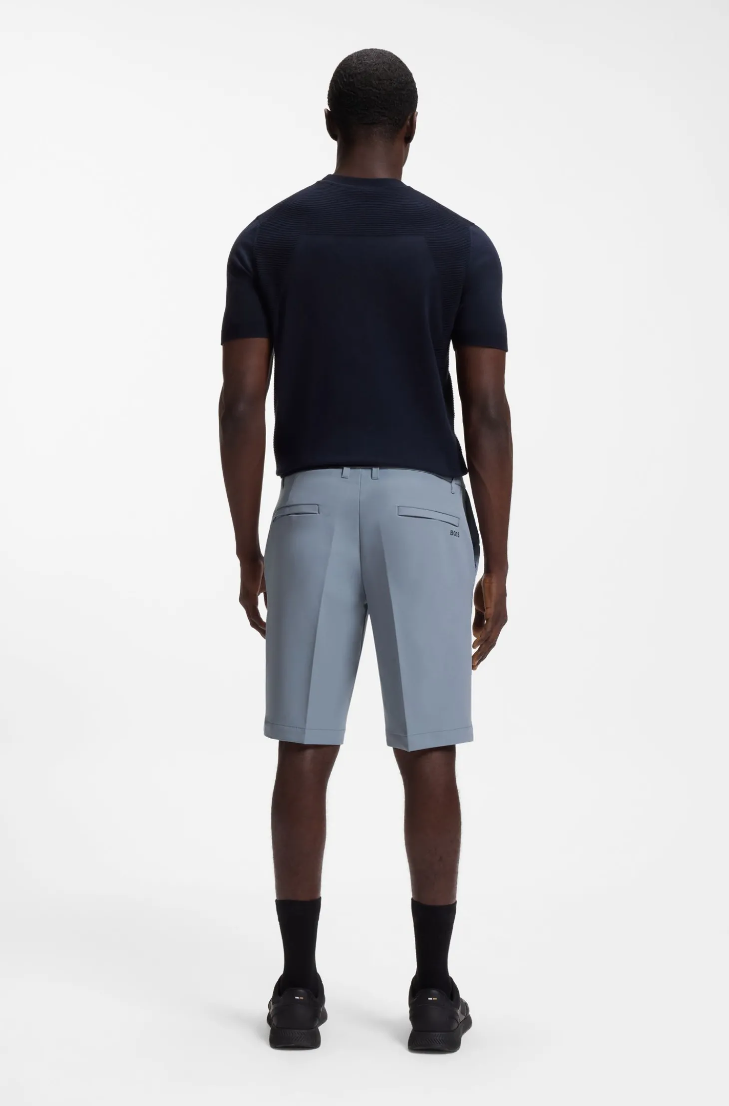 Slim-Fit Shorts aus wasserabweisendem Stretch-Gewebe