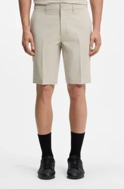 Slim-Fit Shorts aus wasserabweisendem Stretch-Gewebe
