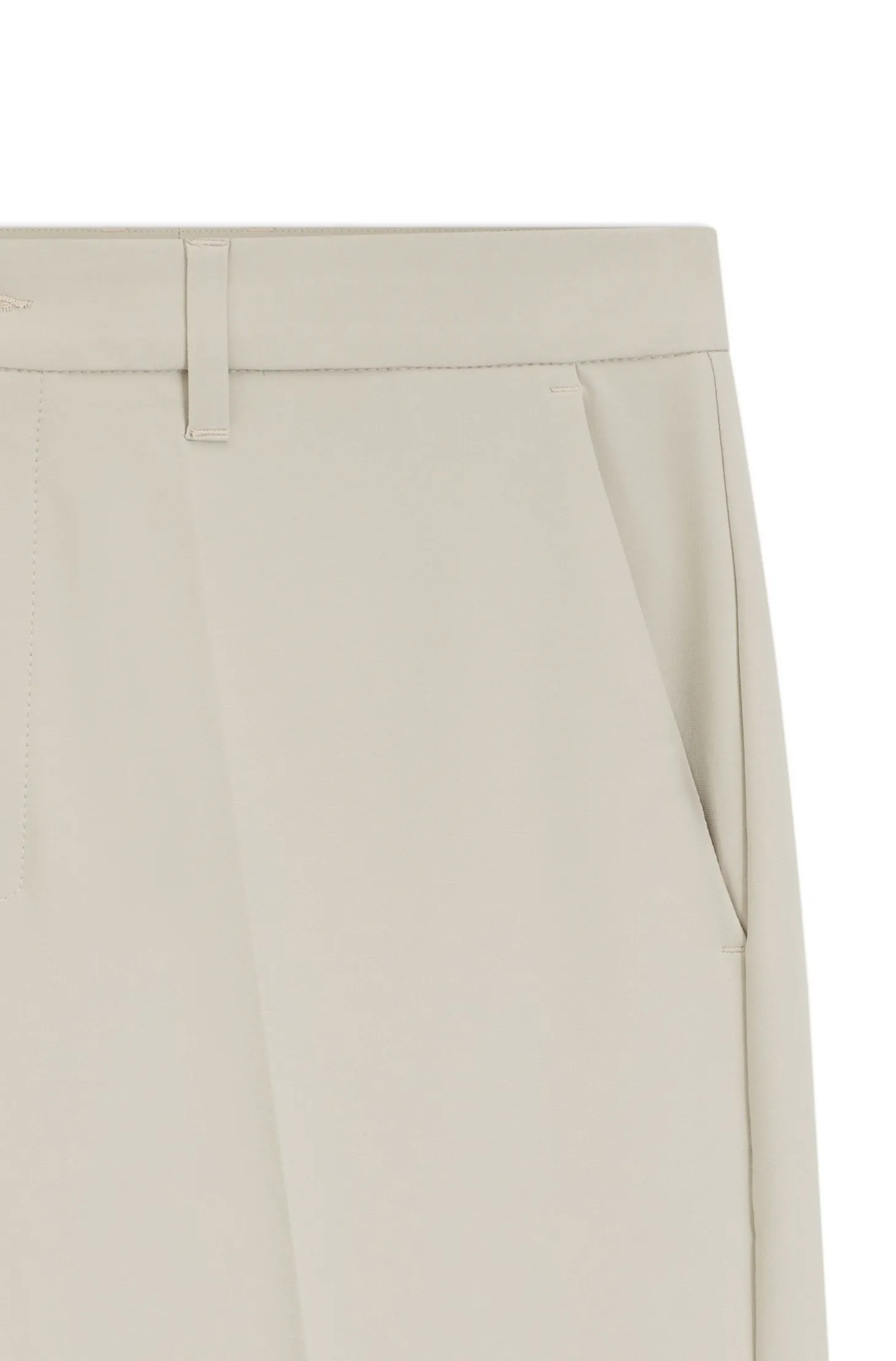Slim-Fit Shorts aus wasserabweisendem Stretch-Gewebe