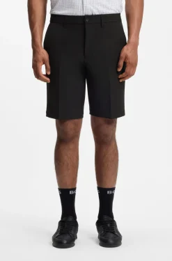 Slim-Fit Shorts aus wasserabweisendem Stretch-Gewebe