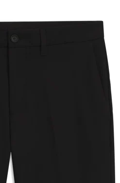 Slim-Fit Shorts aus wasserabweisendem Stretch-Gewebe