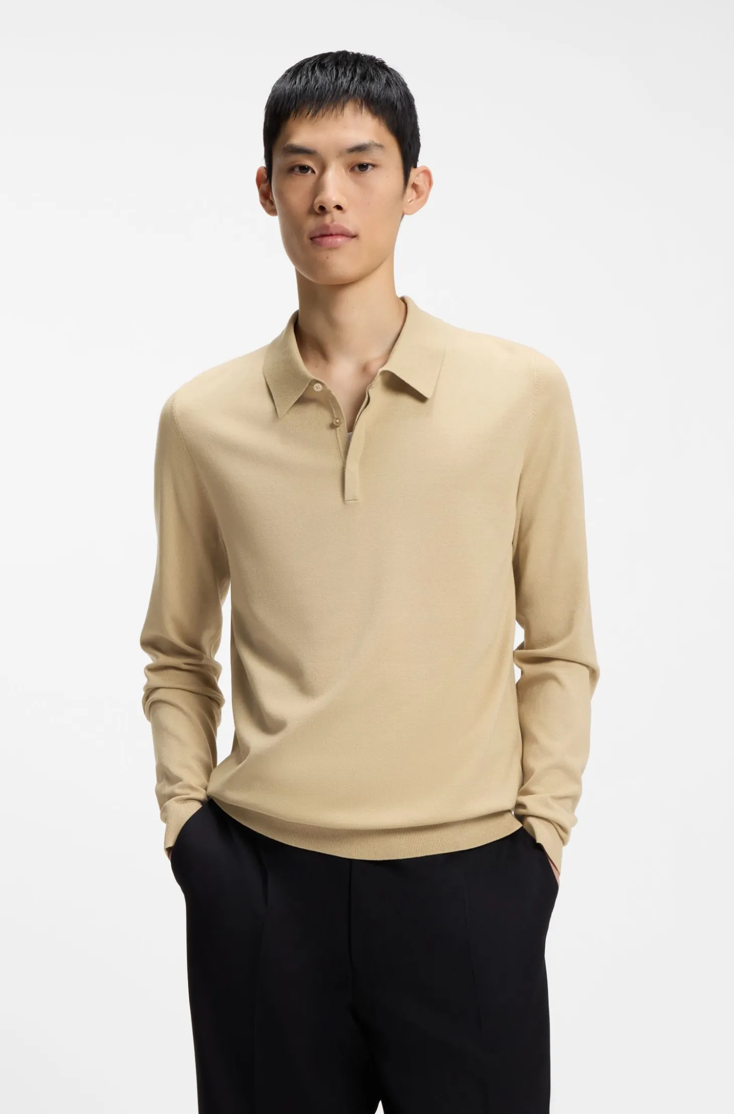 Slim-Fit Strick-Poloshirt mit Logo auf der Rückseite
