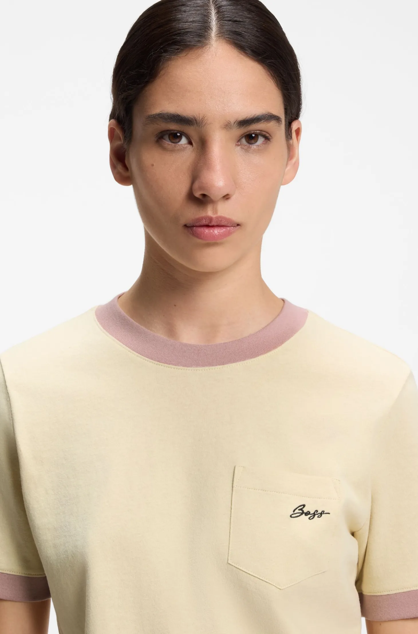 Slim-Fit T-Shirt aus Baumwolle mit Kontrast-Ripp-Details
