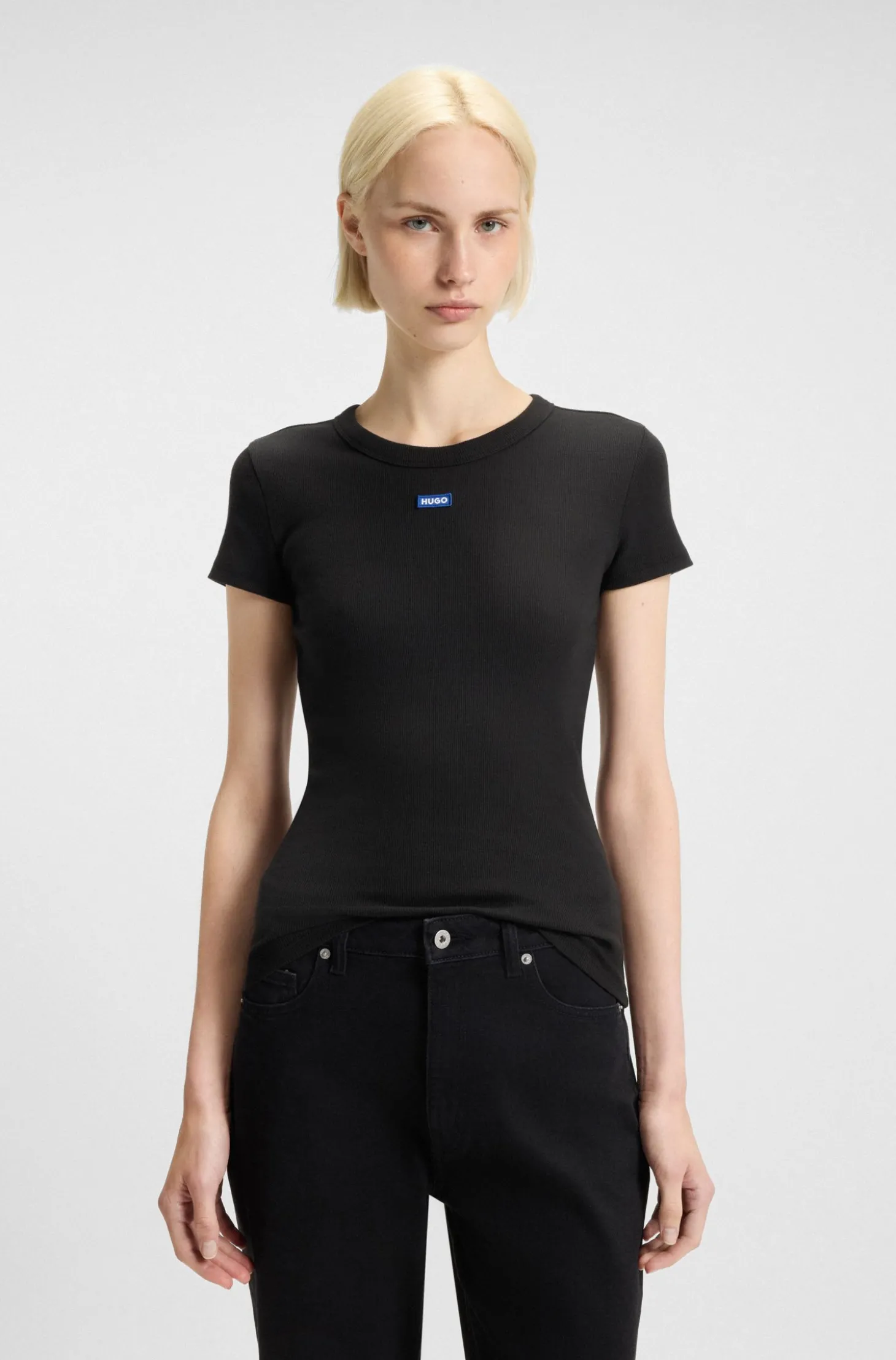 Slim-Fit T-Shirt aus gerippter Stretch-Baumwolle mit Logo