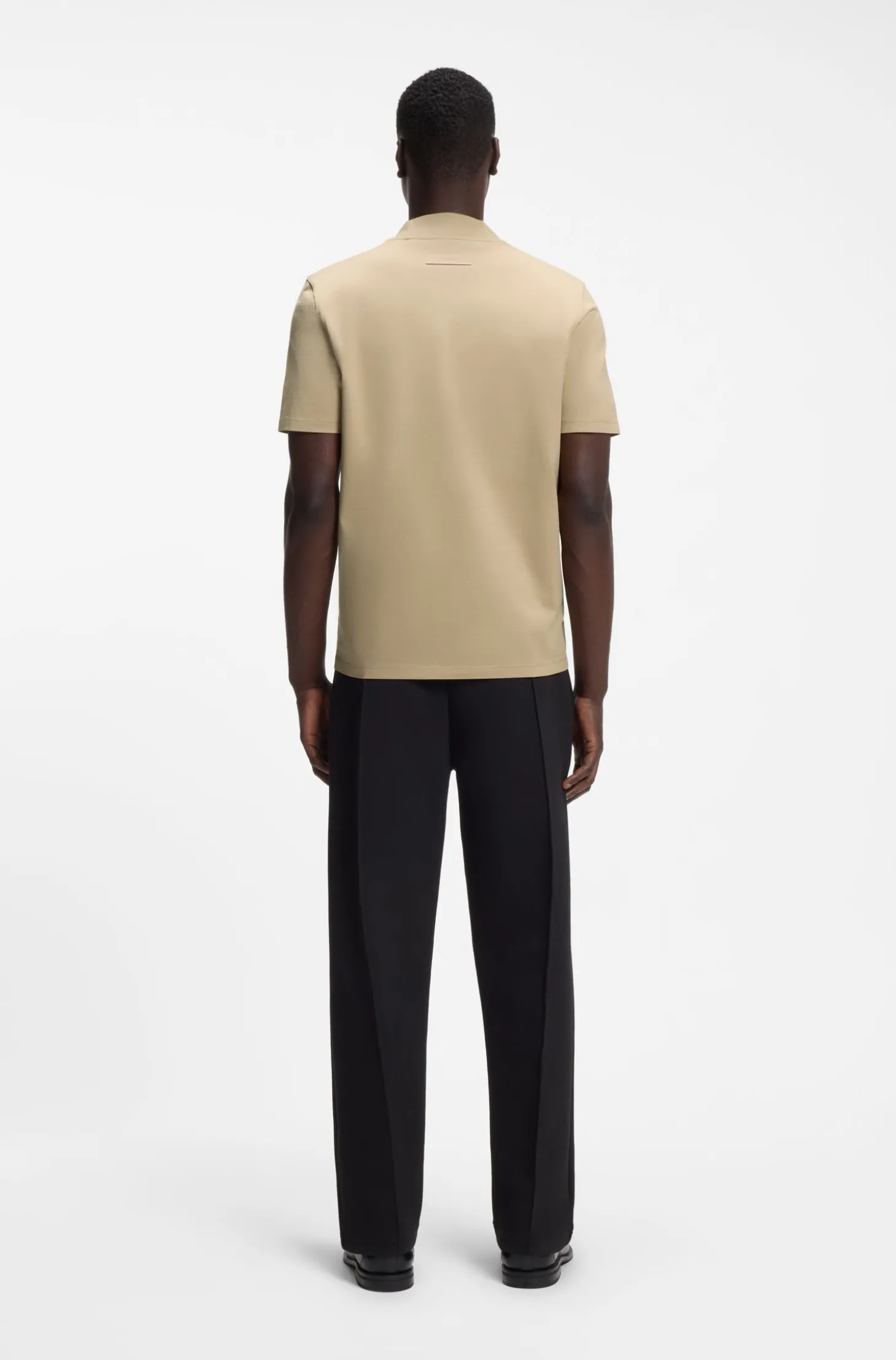 Slim-Fit T-Shirt aus Stretch-Baumwolle mit Stehkragen