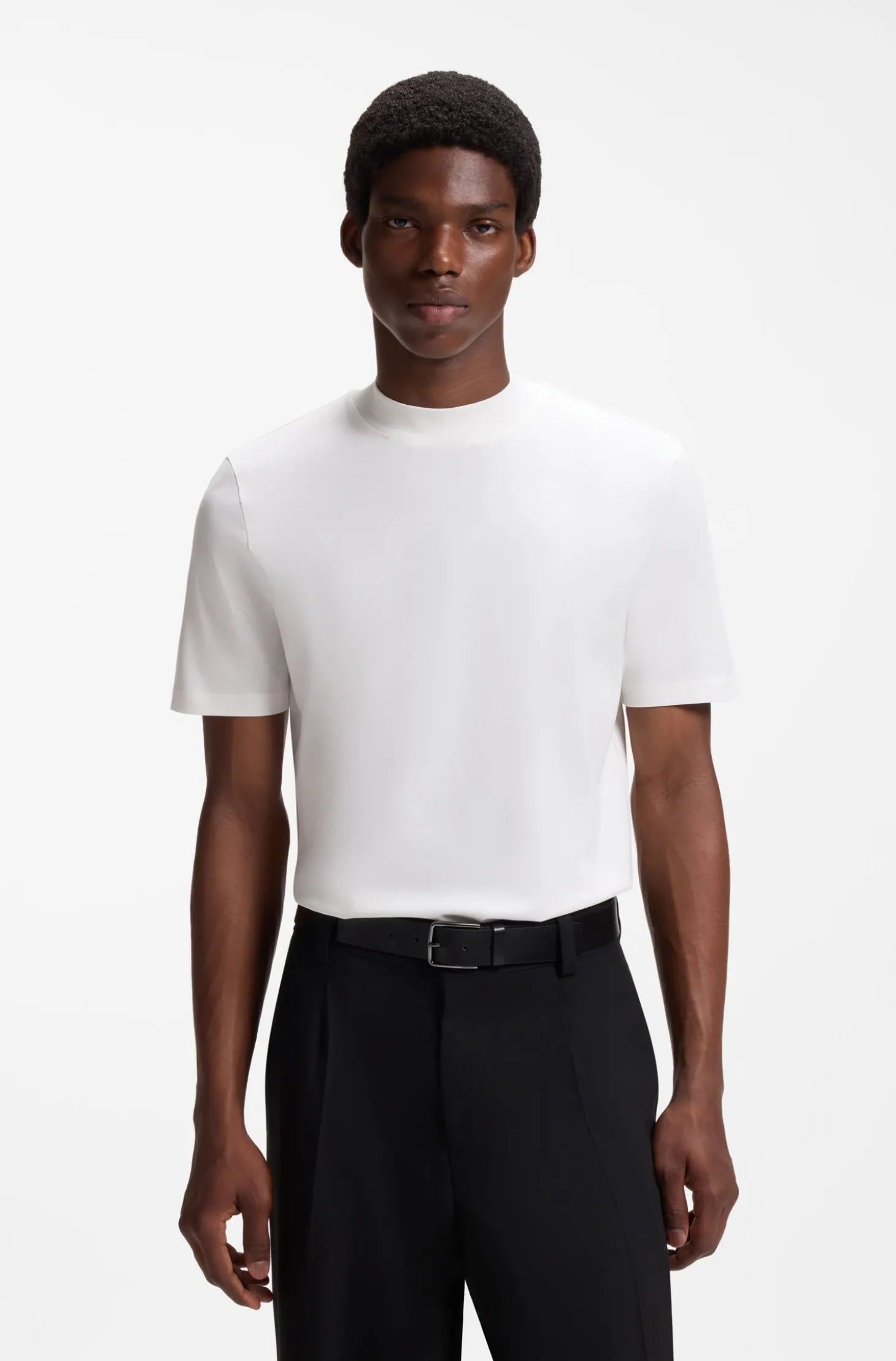 Slim-Fit T-Shirt aus Stretch-Baumwolle mit Stehkragen