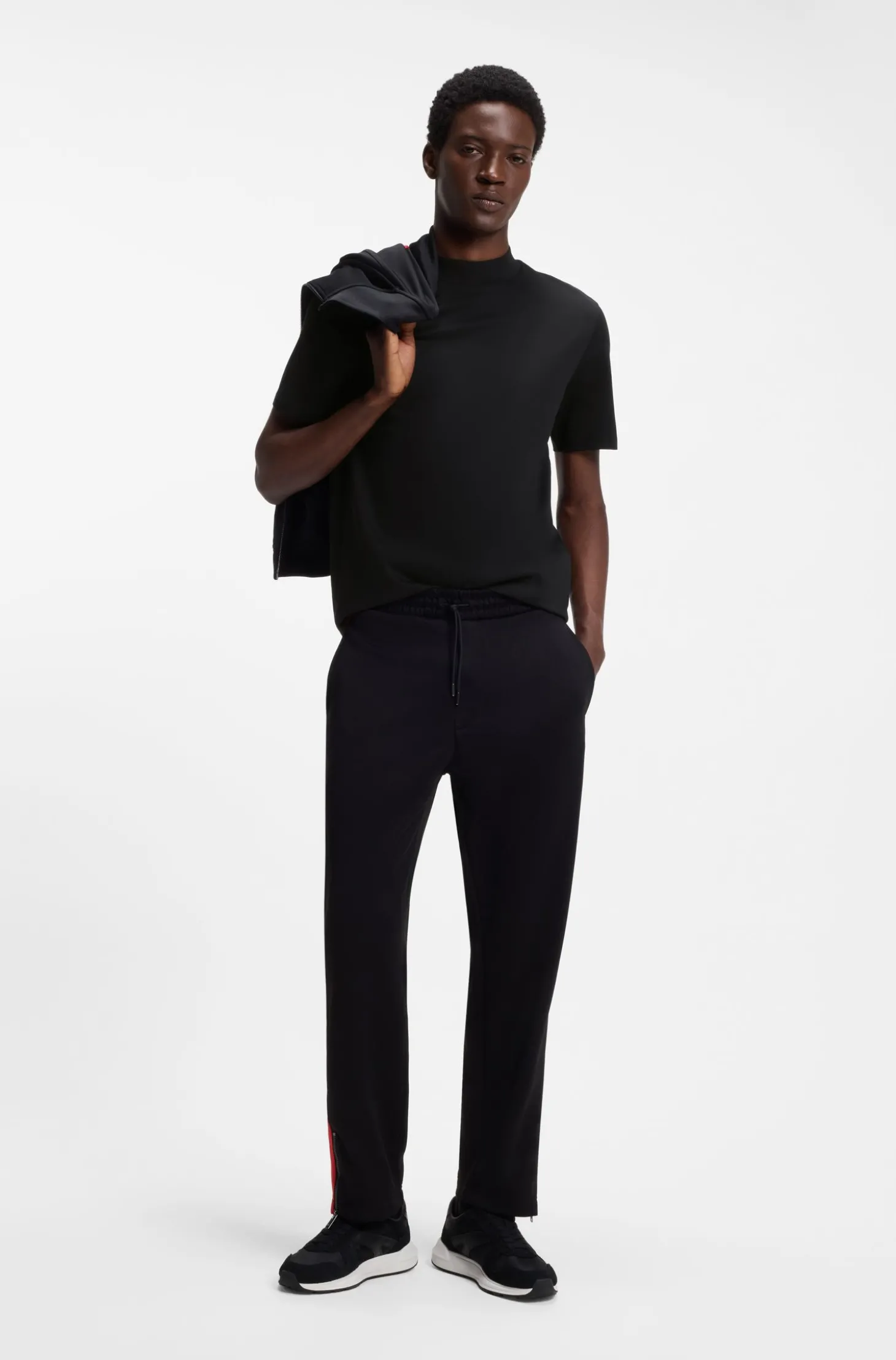 Slim-Fit T-Shirt aus Stretch-Baumwolle mit Stehkragen