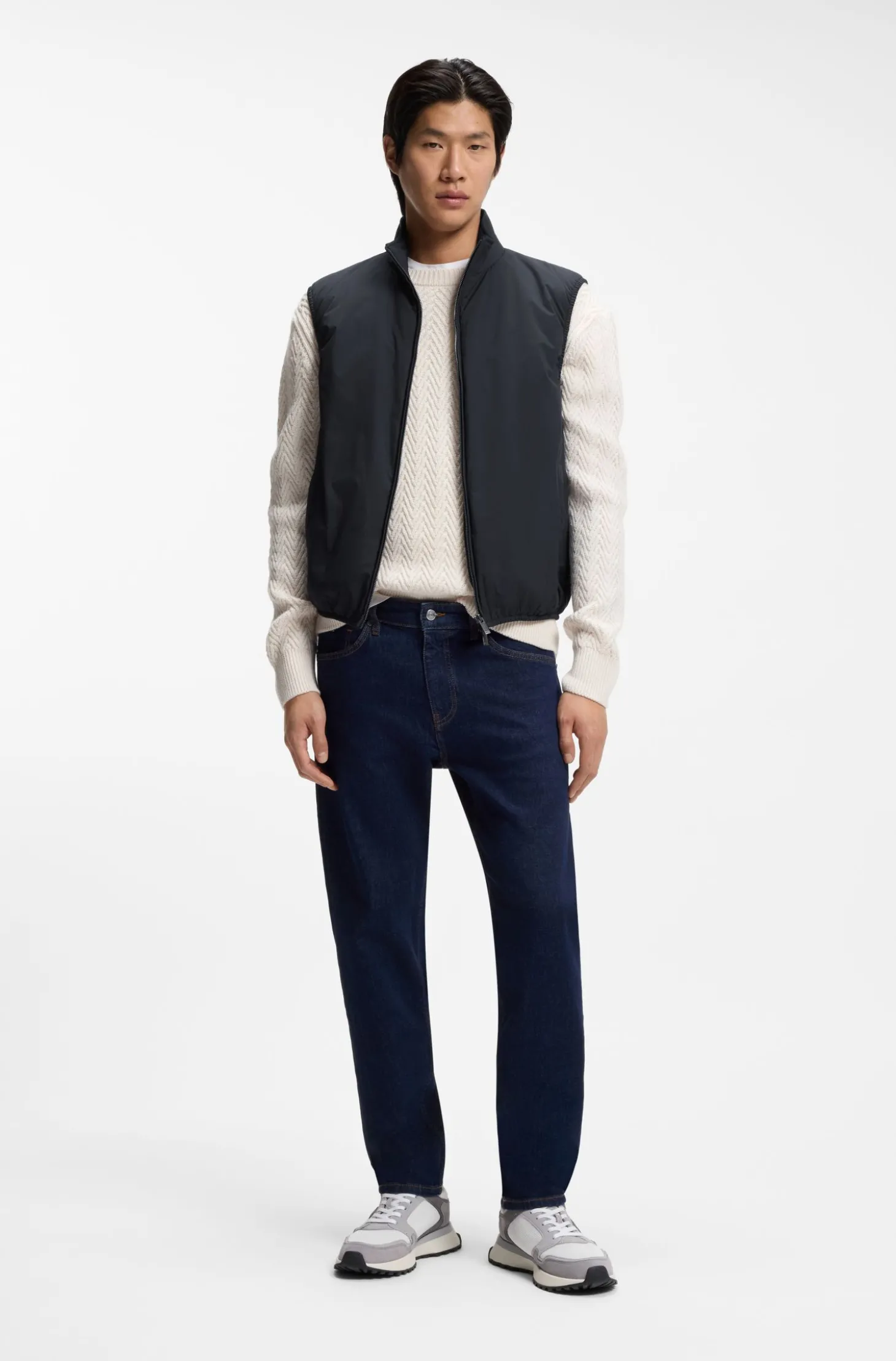 Slim-Fit Weste aus wasserabweisendem Performance-Stretch-Gewebe