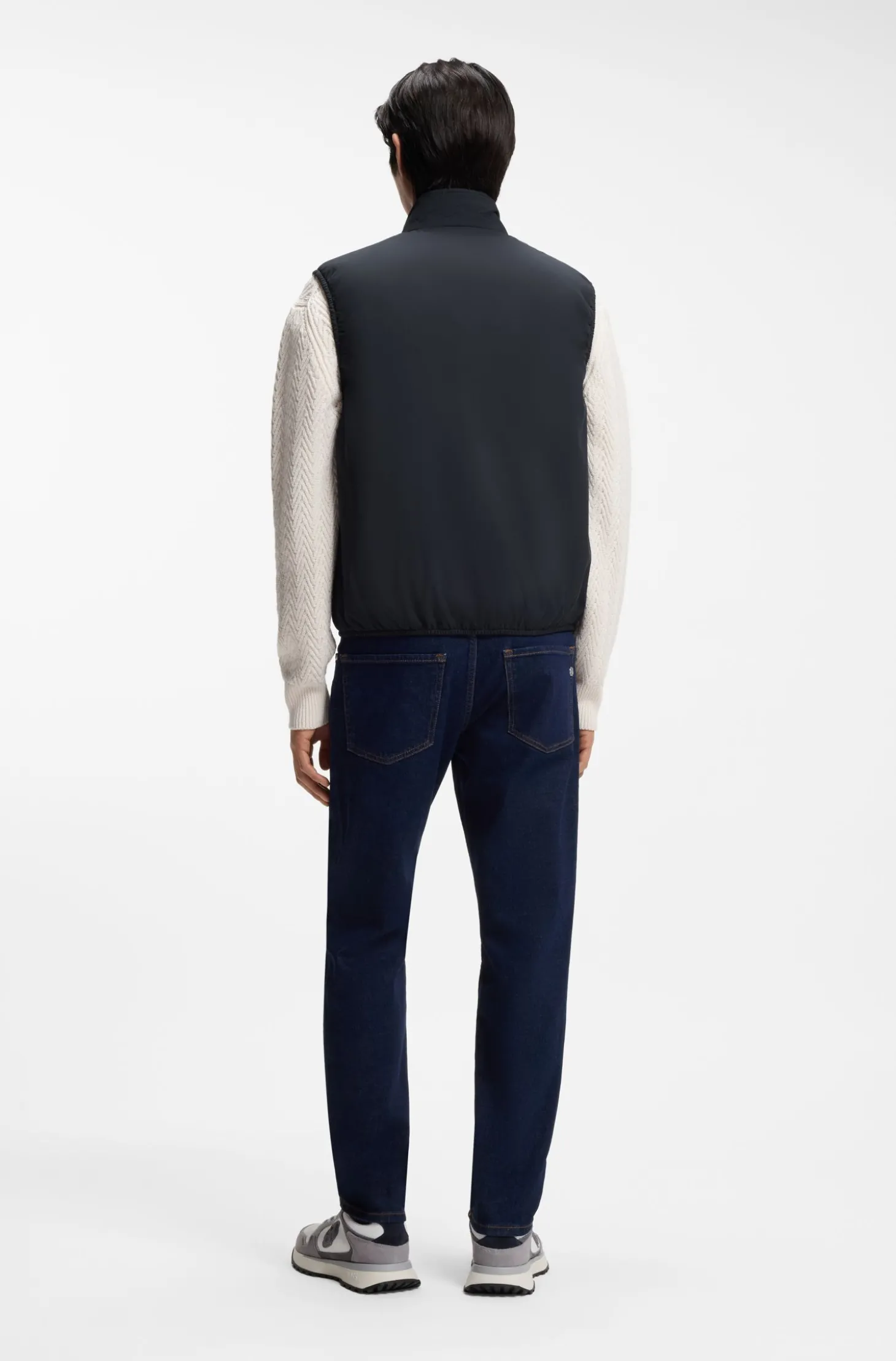 Slim-Fit Weste aus wasserabweisendem Performance-Stretch-Gewebe