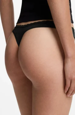Slips mit niedriger Bundhöhe und tonalem Spitzenbesatz