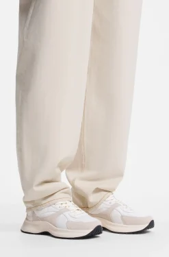 Sneakers aus Canvas, Leder und Veloursleder