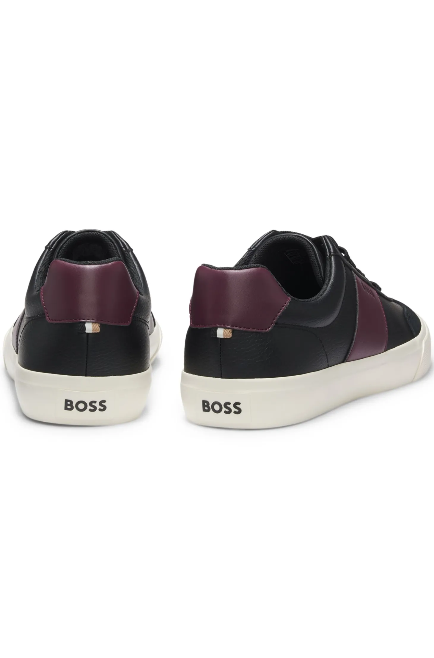 Sneakers aus genarbtem Kunstleder mit Lederbesätzen