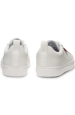 Sneakers aus Kunstleder mit rotem Logo-Etikett