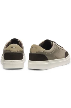 Sneakers aus Leder mit Cupsohle und Veloursleder-Details