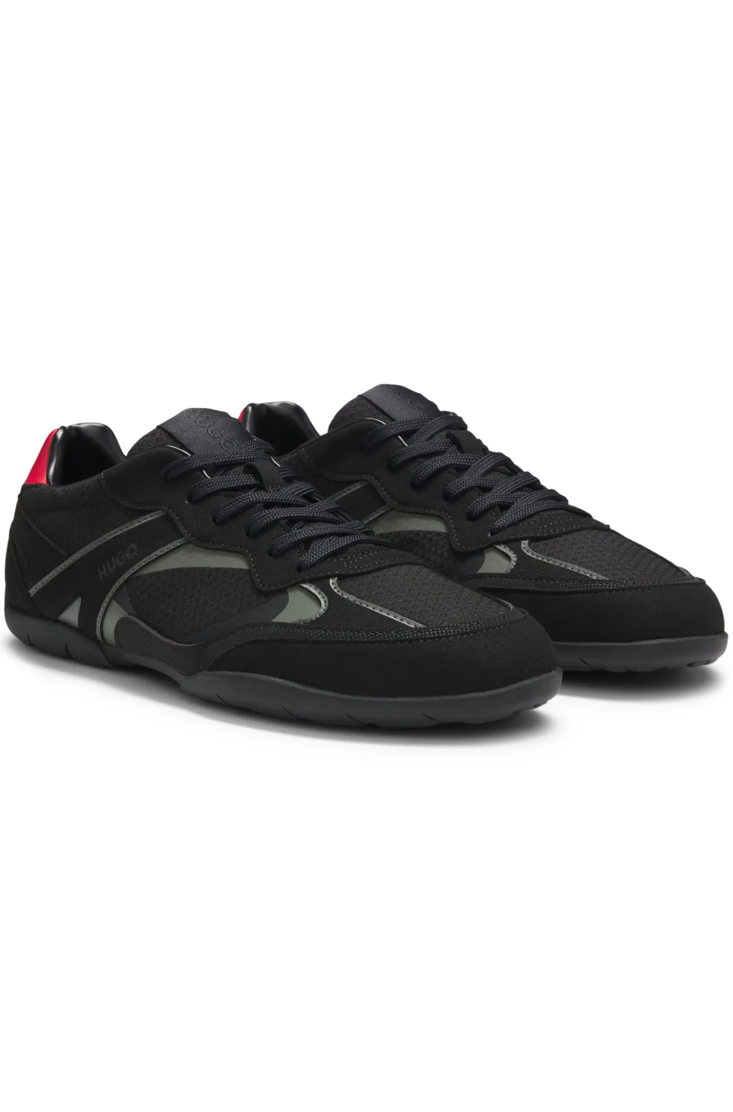Sneakers aus Mesh und Veloursleder-Imitat
