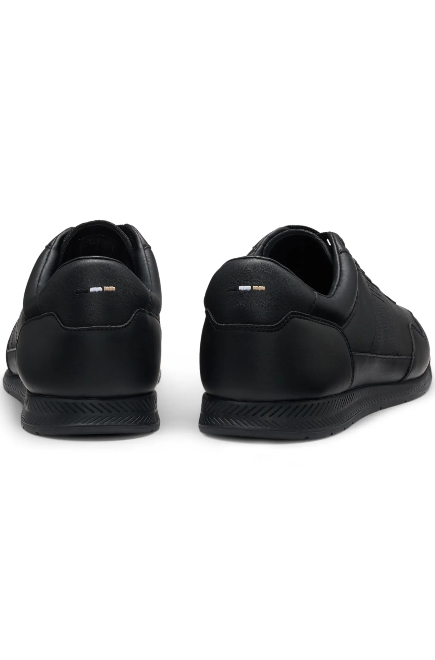 Sneakers aus Nappaleder mit goldfarbenem Branding