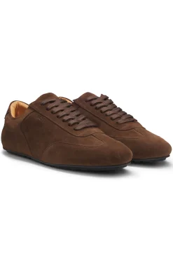 Sneakers aus Veloursleder mit Logo-Prägung