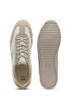 Sneakers aus verschiedenen Materialien mit gerippter Laufsohle