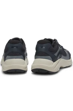 Sneakers mit Kunstleder und Mesh