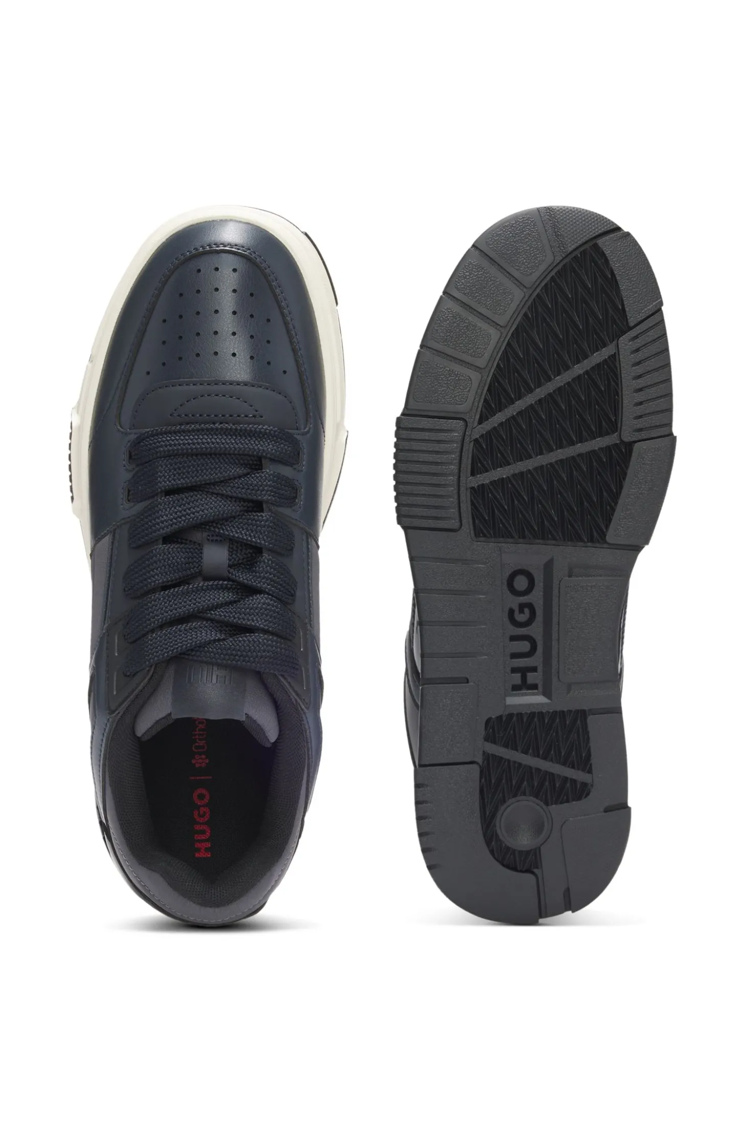 Sneakers mit Lackdetails und Schnürung