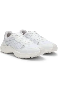 Sneakers mit Mesh und Kunstleder