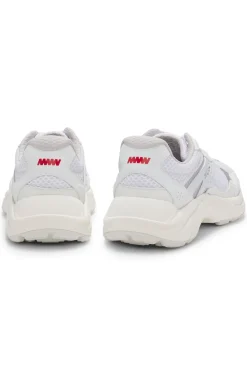 Sneakers mit Mesh und Kunstleder