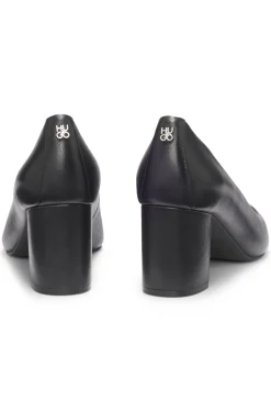 Spitze Pumps aus Nappaleder mit grobem Absatz