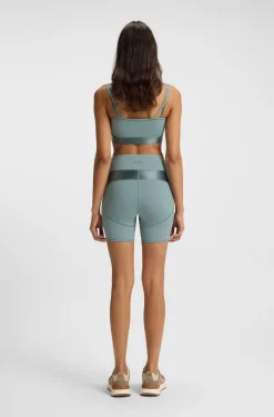 Sportive Cycling-Shorts mit hohem Bund und Mesh-Einsätzen