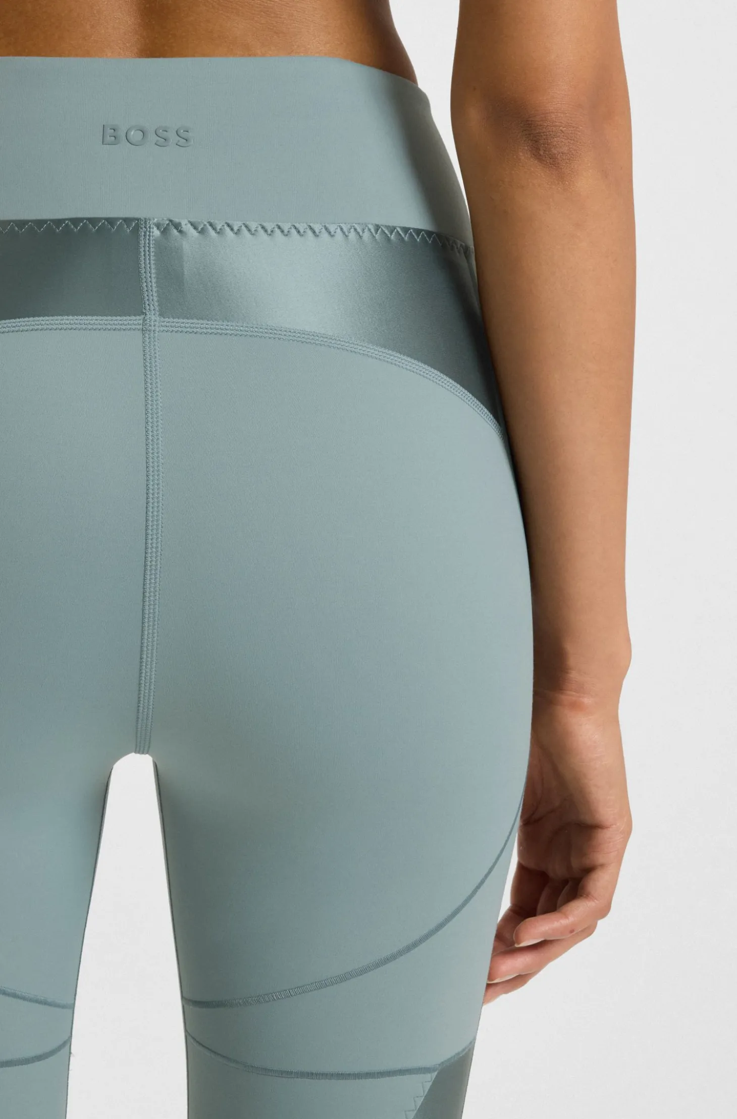 Sportive Leggings mit Mesh-Einsätzen