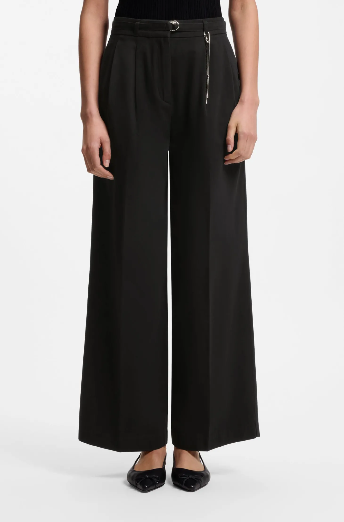 Straight-Fit Hose mit goldfarbener Karabiner-Kette
