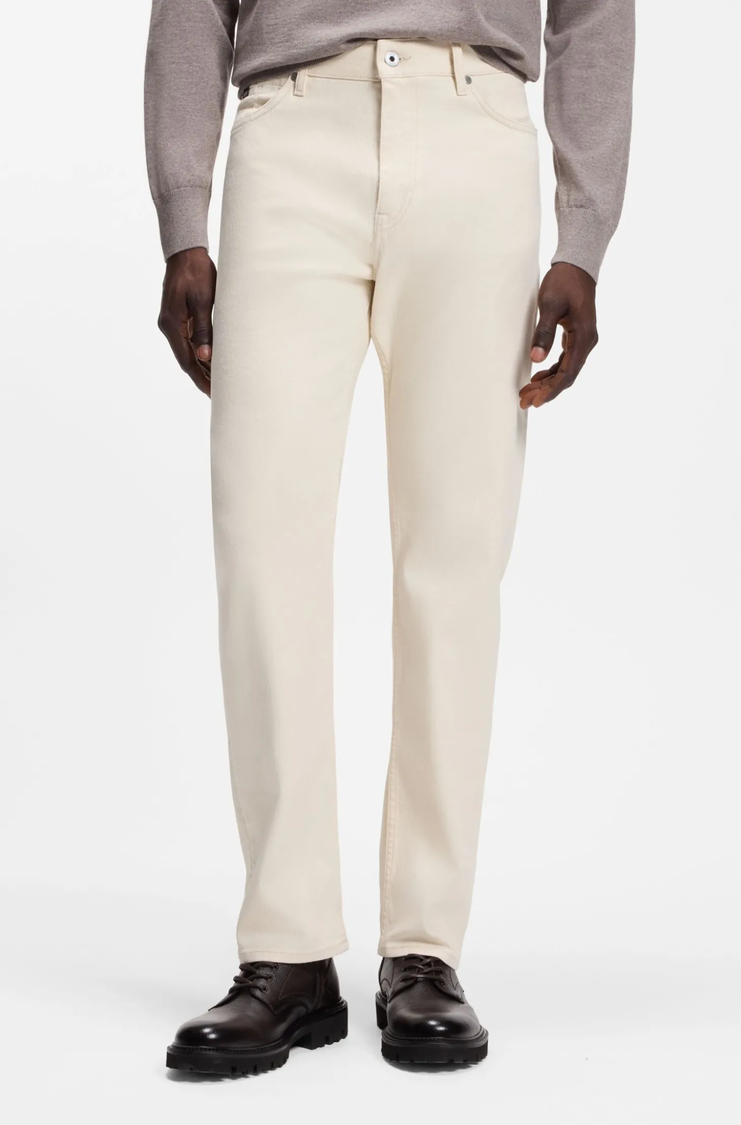 Straight-Fit Jeans aus italienischem Denim in Ecru