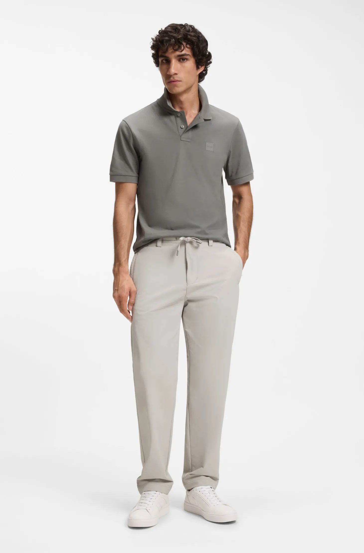 Straight-Tapered-Fit Chino aus Stretch-Gewebe