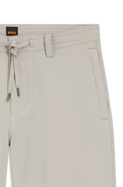 Straight-Tapered-Fit Chino aus Stretch-Gewebe