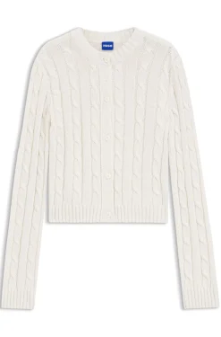 Strickjacke mit Zopfmuster und Knopfleiste