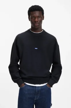 Strickpullover aus Baumwolle mit blauem Logo-Aufnäher