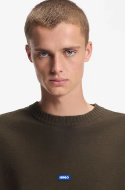 Strickpullover aus Baumwolle mit blauem Logo-Aufnäher