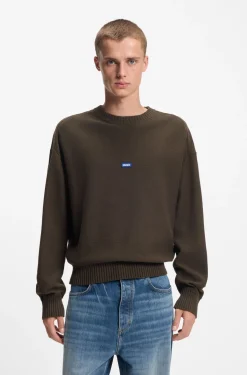 Strickpullover aus Baumwolle mit blauem Logo-Aufnäher