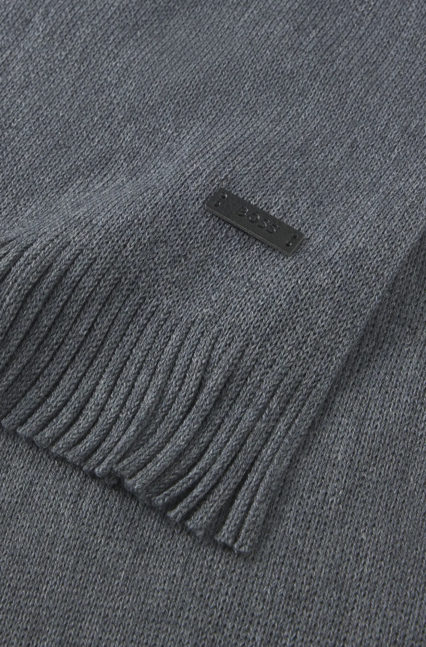 Strickschal aus Schurwolle mit Logo-Detail