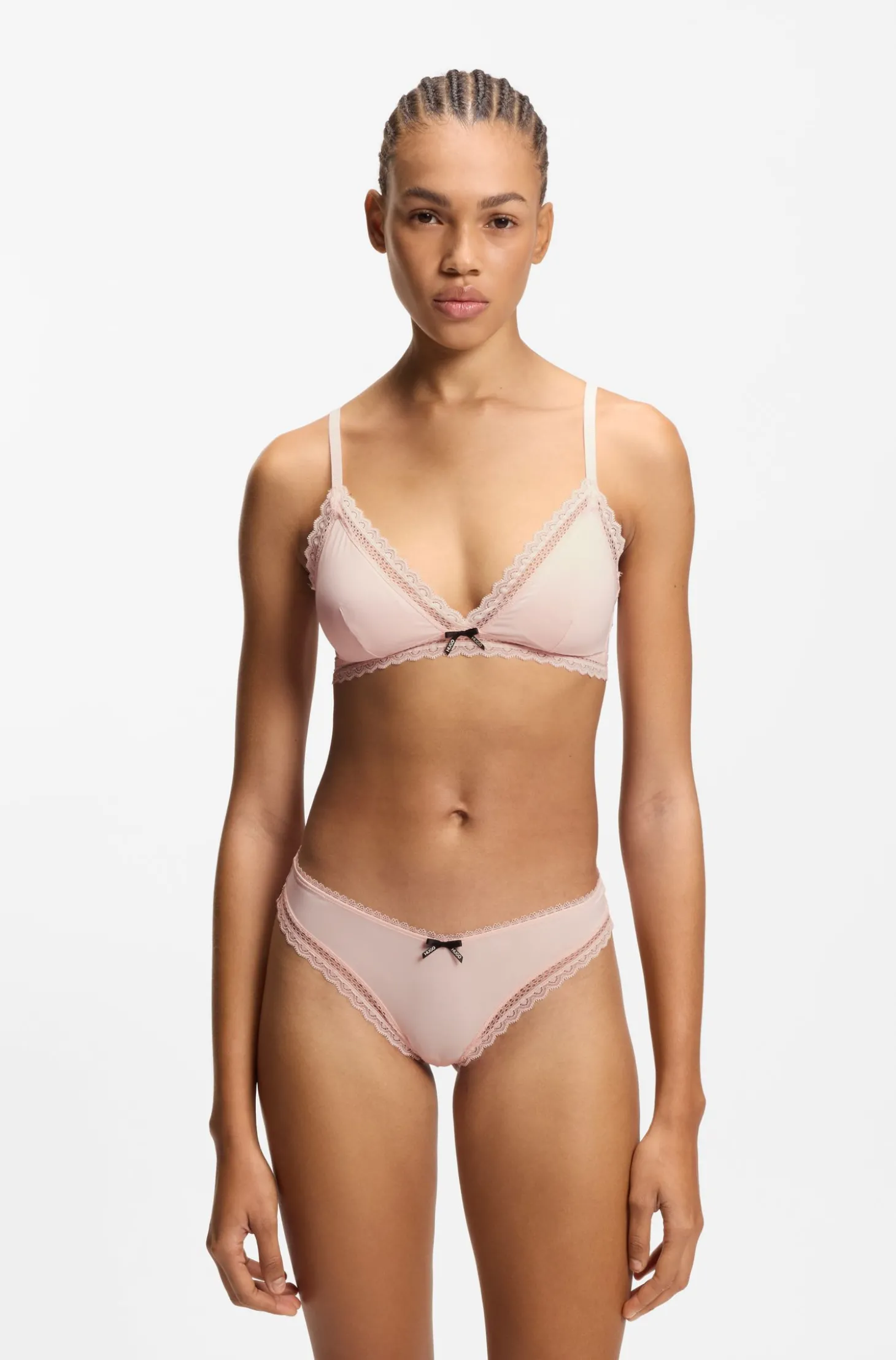 String aus elastischer Mikrofaser mit Spitzenbesatz
