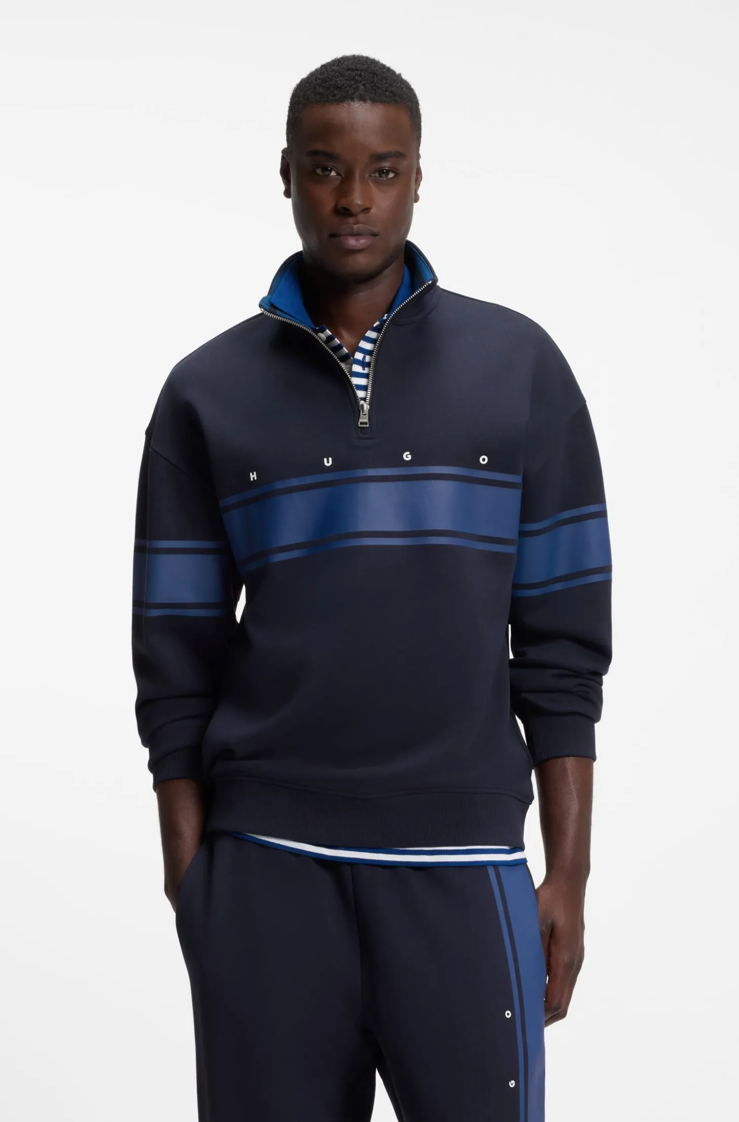 Sweatshirt aus Baumwolle mit Troyerkragen und Streifen-Print