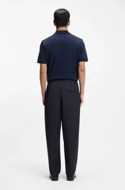 Tapered-Fit Hose aus waschmaschinenfestem Performance-Stretch-Gewebe