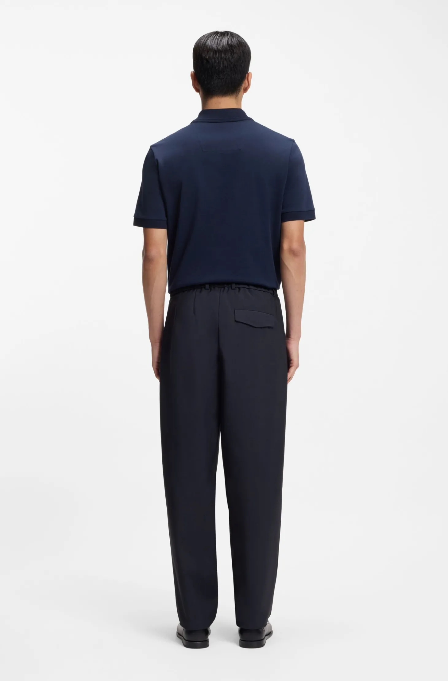 Tapered-Fit Hose aus waschmaschinenfestem Performance-Stretch-Gewebe