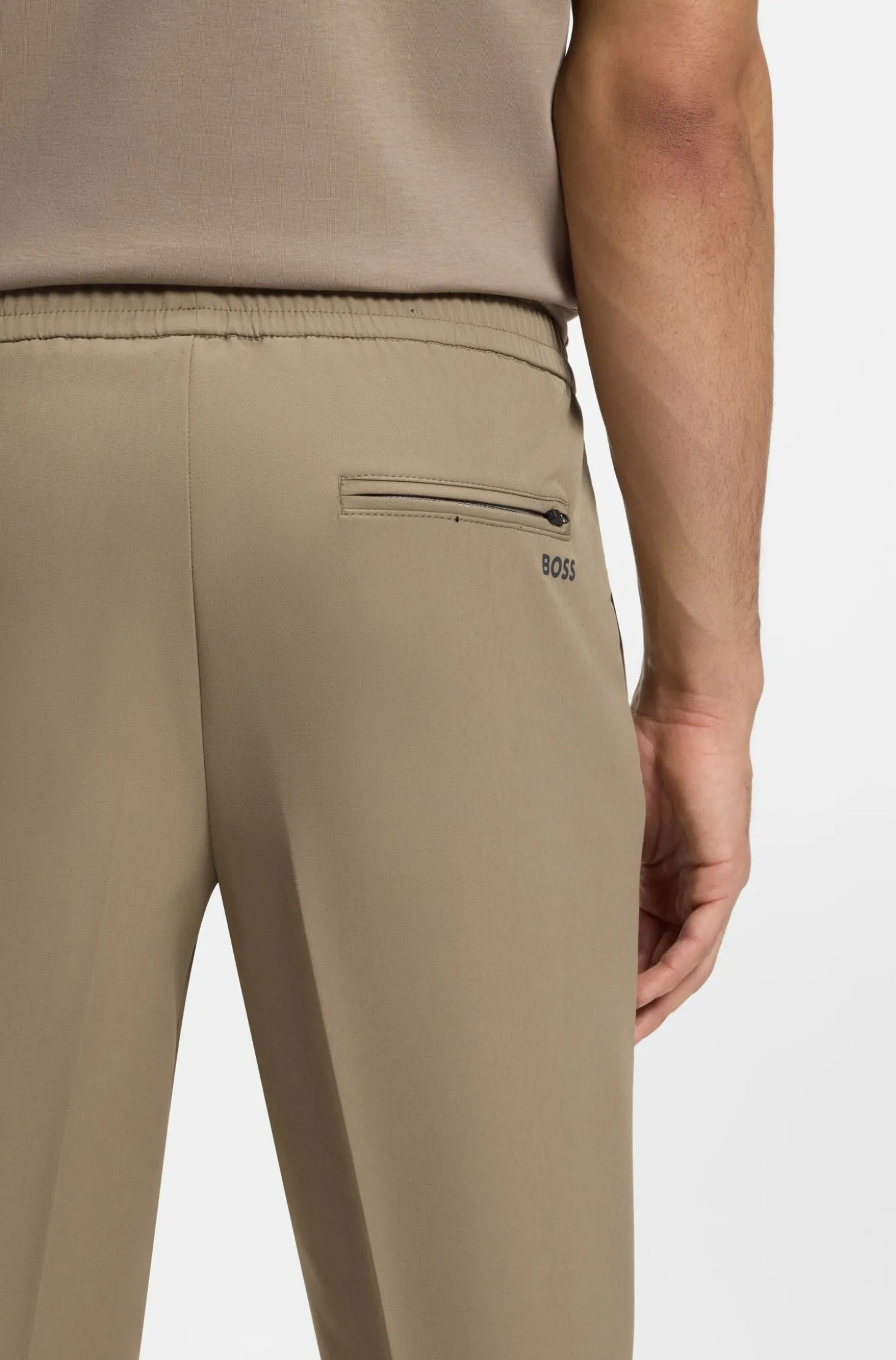 Tapered-Fit Hose aus wasserabweisendem Stretch-Gewebe
