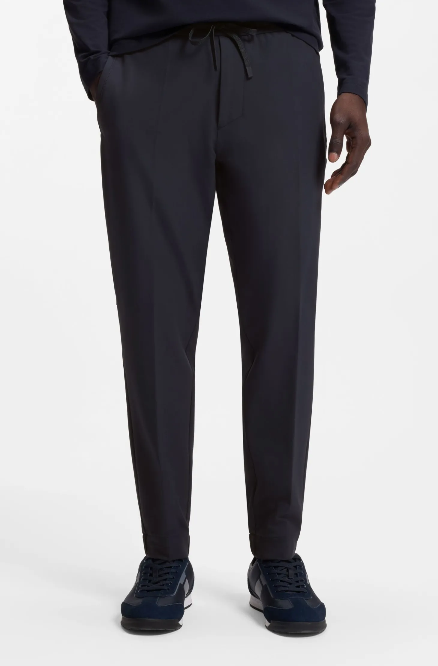 Tapered-Fit Hose aus wasserabweisendem Stretch-Gewebe