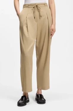 Tapered-Fit-Hose mit Vorderfalten