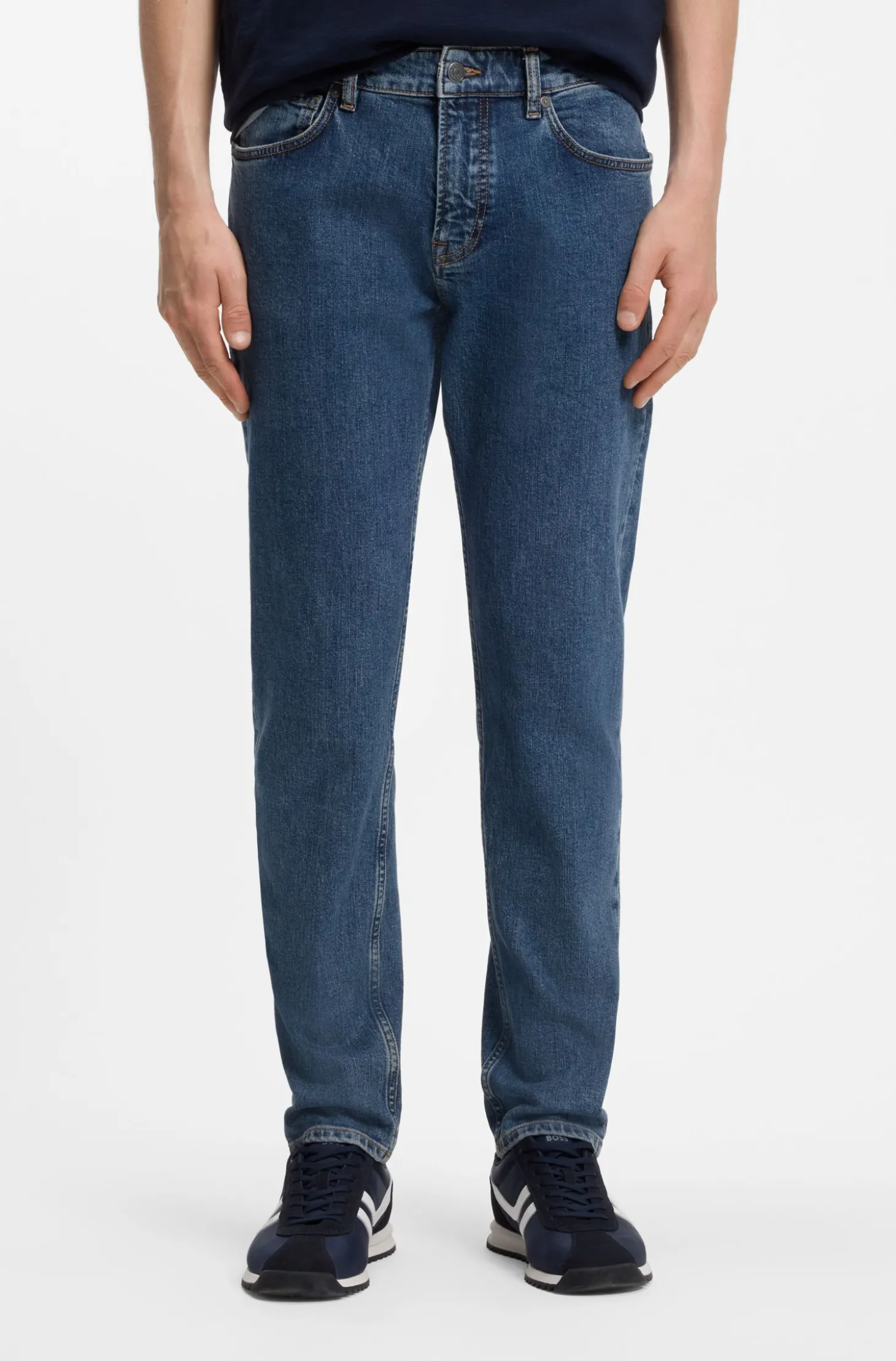 Tapered-Fit Jeans aus bequemem Stretch-Denim